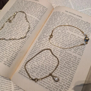 Elegant Gold Women's Small Bracelet Set